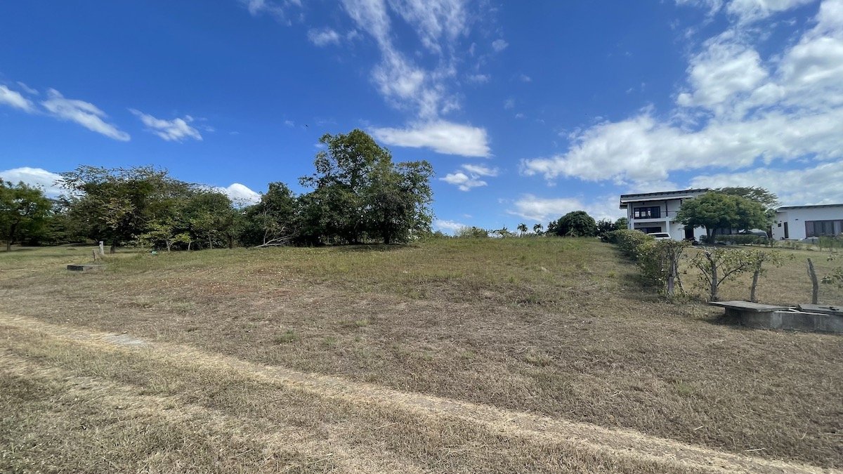 Aposentillo Surf Lot in a Residential Community - Image 15