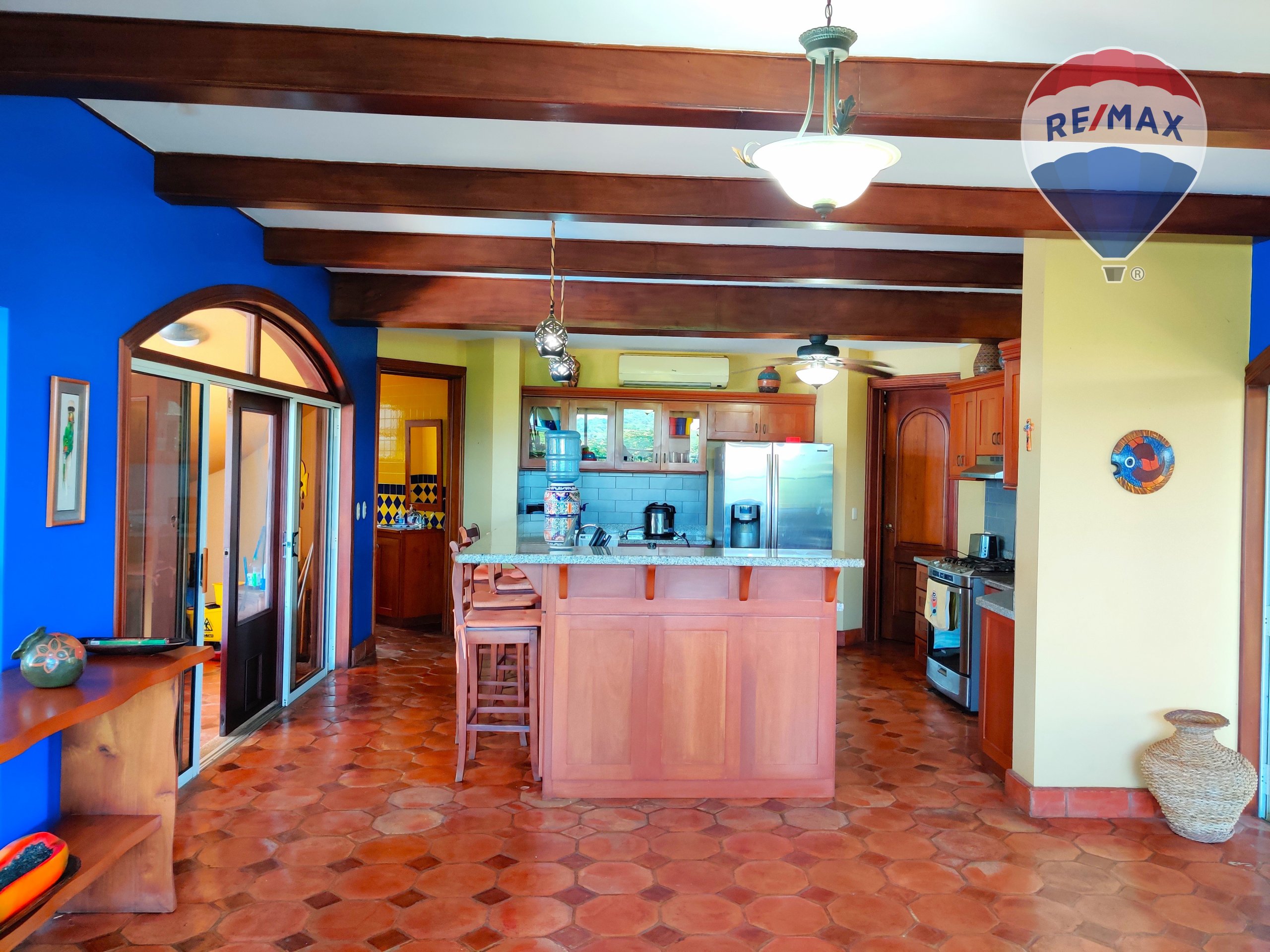 Stunning Beachfront Home - Image 12