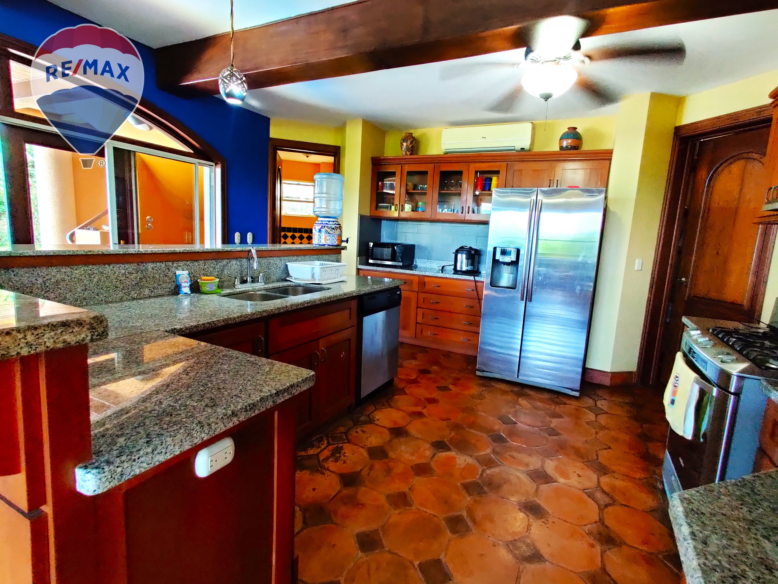 Stunning Beachfront Home - Image 15