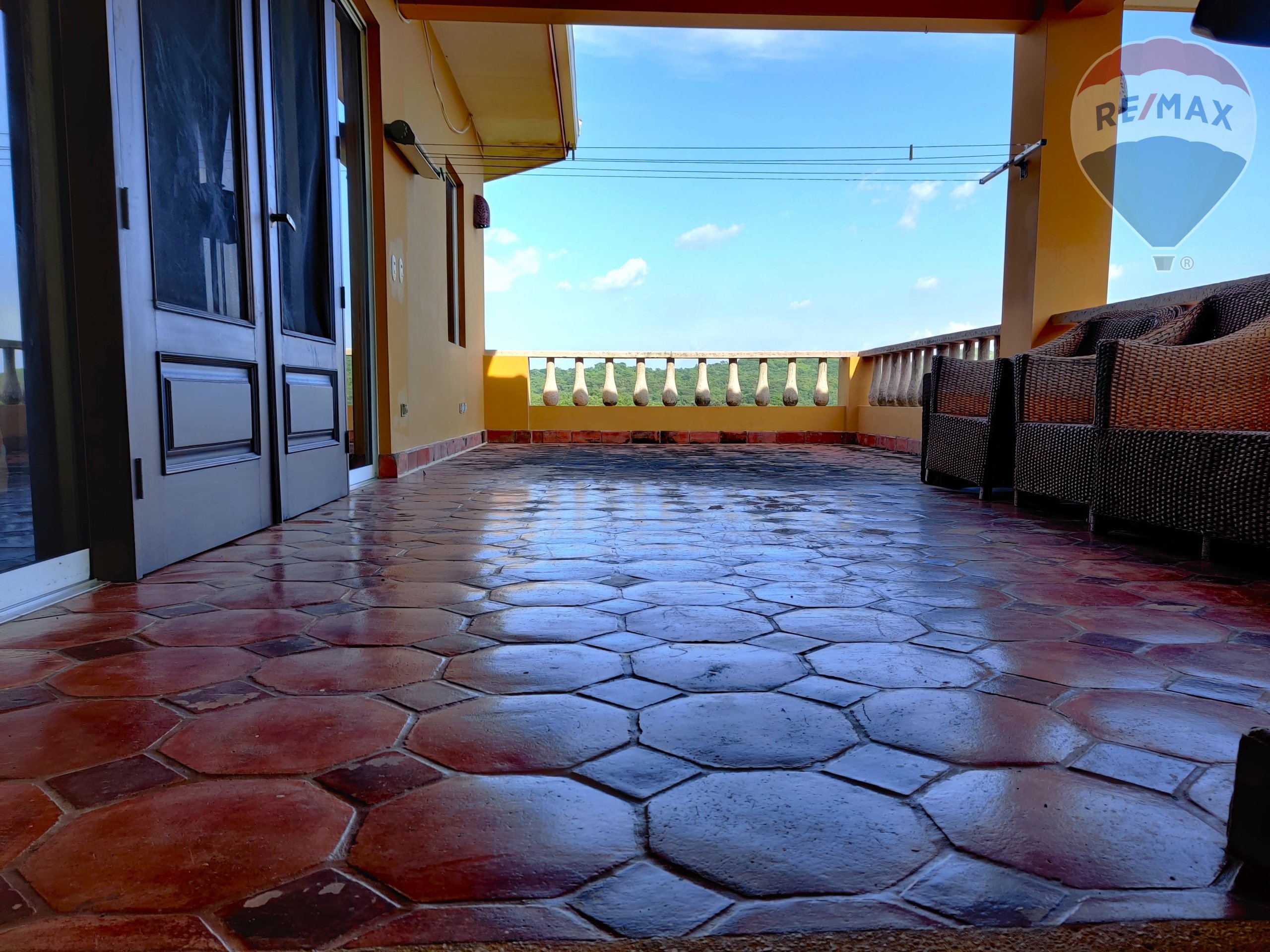 Stunning Beachfront Home - Image 20