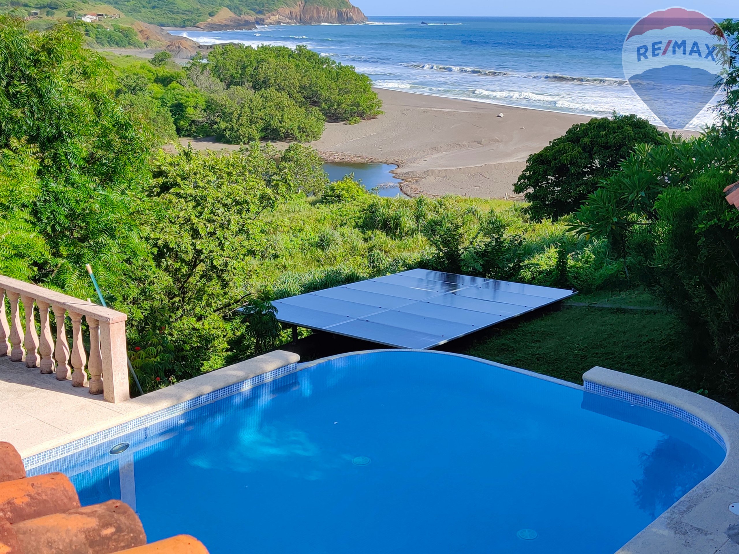 Stunning Beachfront Home - Image 23