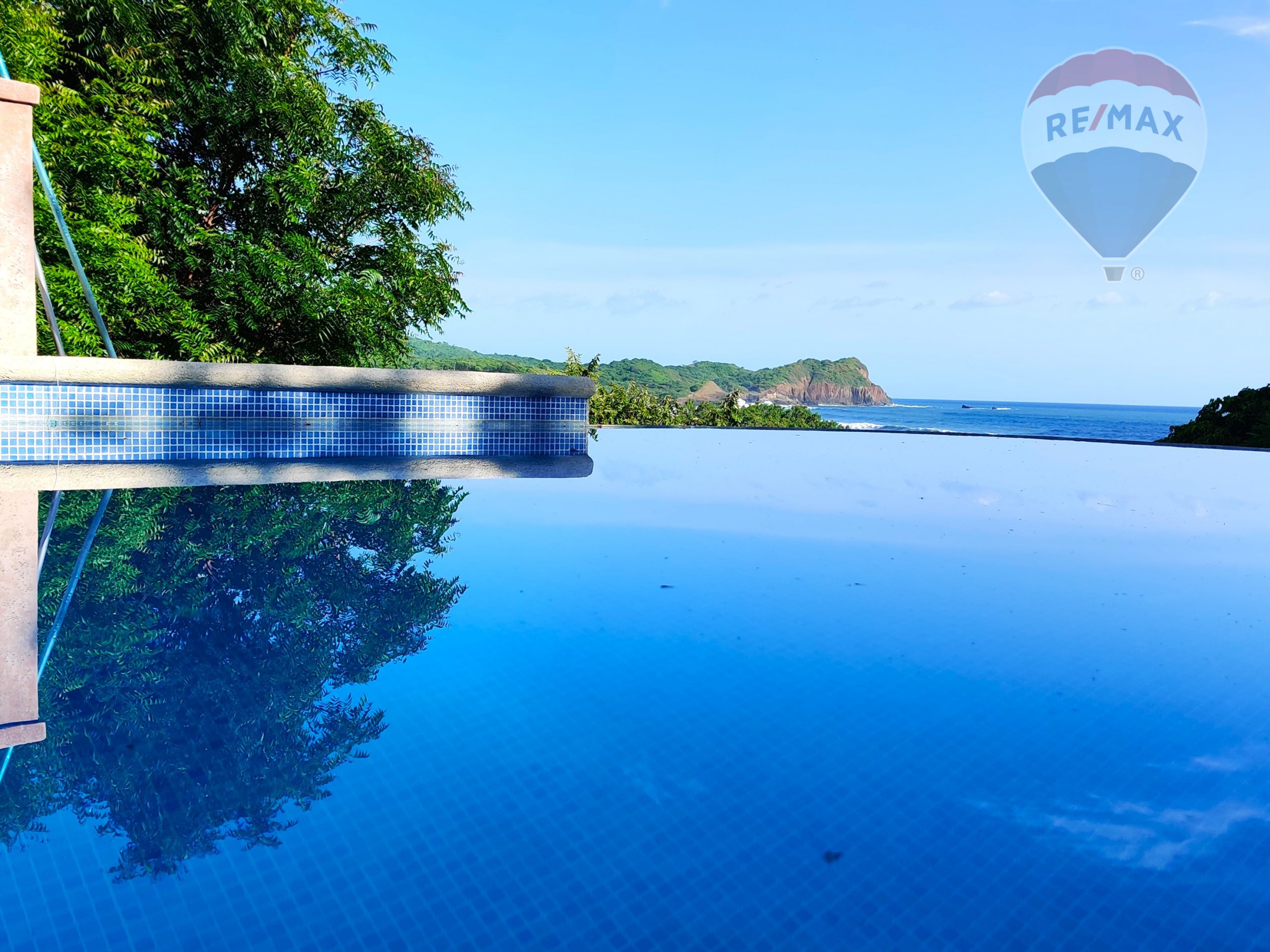 Stunning Beachfront Home - Image 27