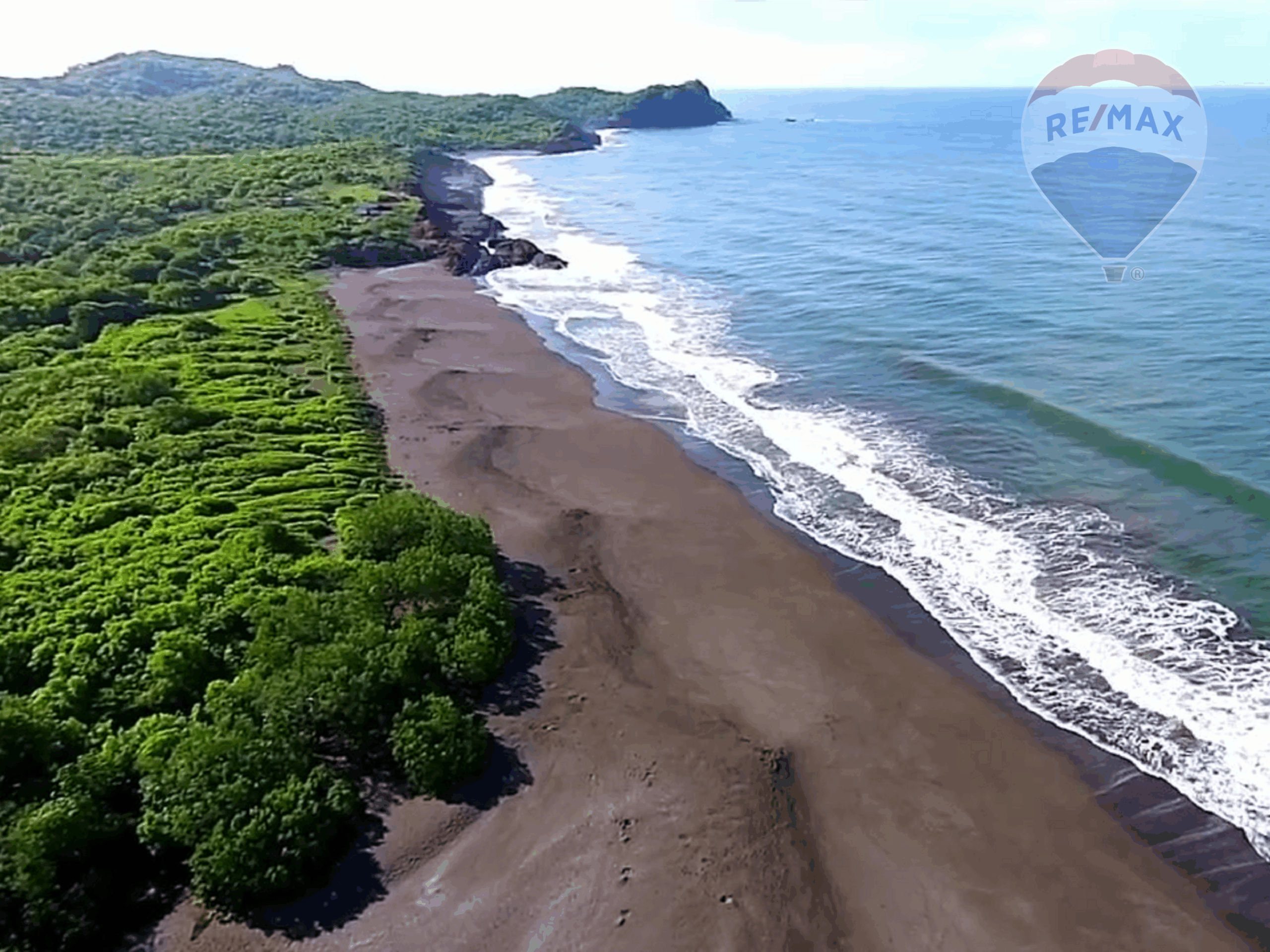 Stunning Beachfront Home - Image 31