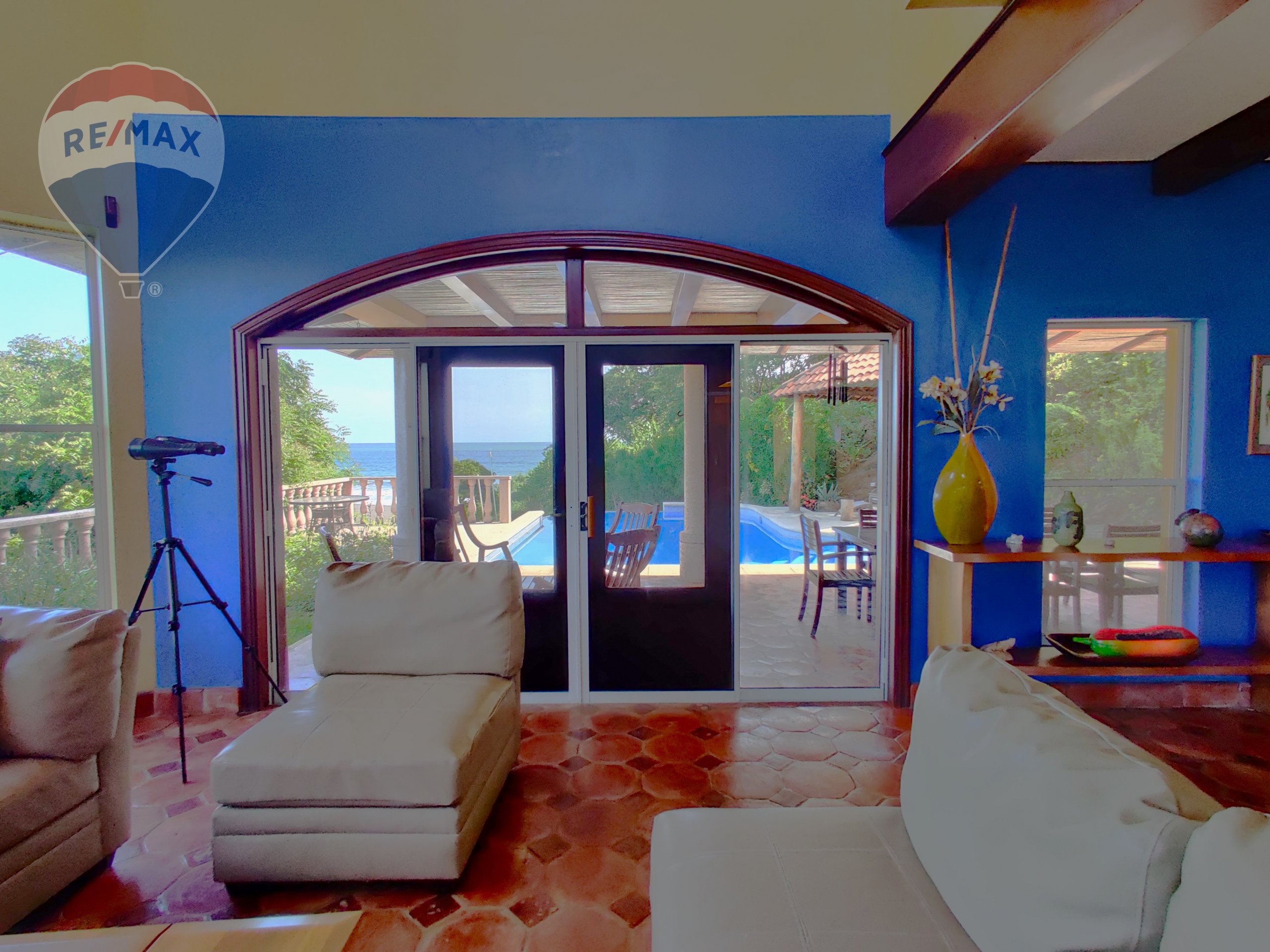 Stunning Beachfront Home - Image 10