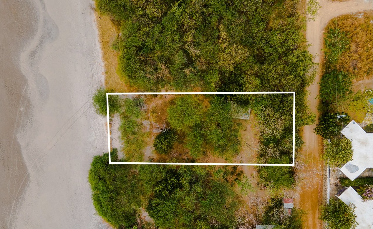 Beachfront Lot Close to Beginners Bay in Playa Popoyo, Nicaragua - Image 2