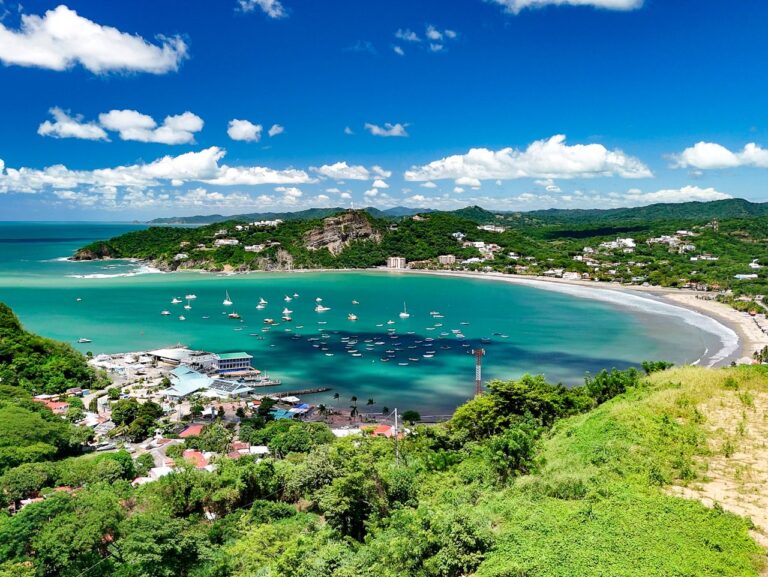 Price Reduced: Your Dream Home Awaits with Enormous Views at Brisas del Pacifico!