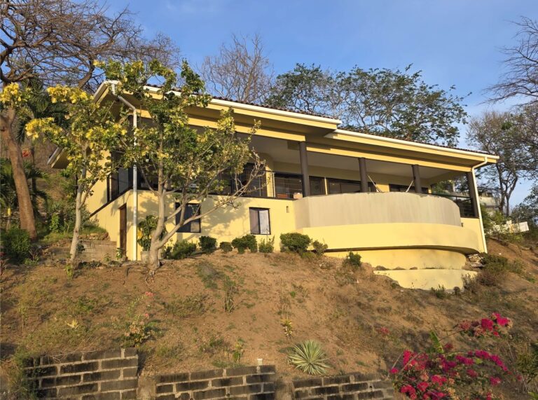 Price Update on Oceanfront Luxury! Your Slice of Paradise Awaits at Casa Travista