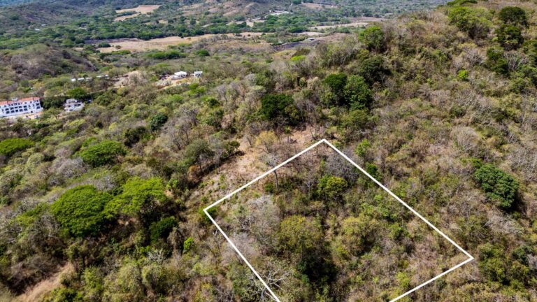Beach Lover’s Dream: Updated Lot Listing Near Playa Remanso!