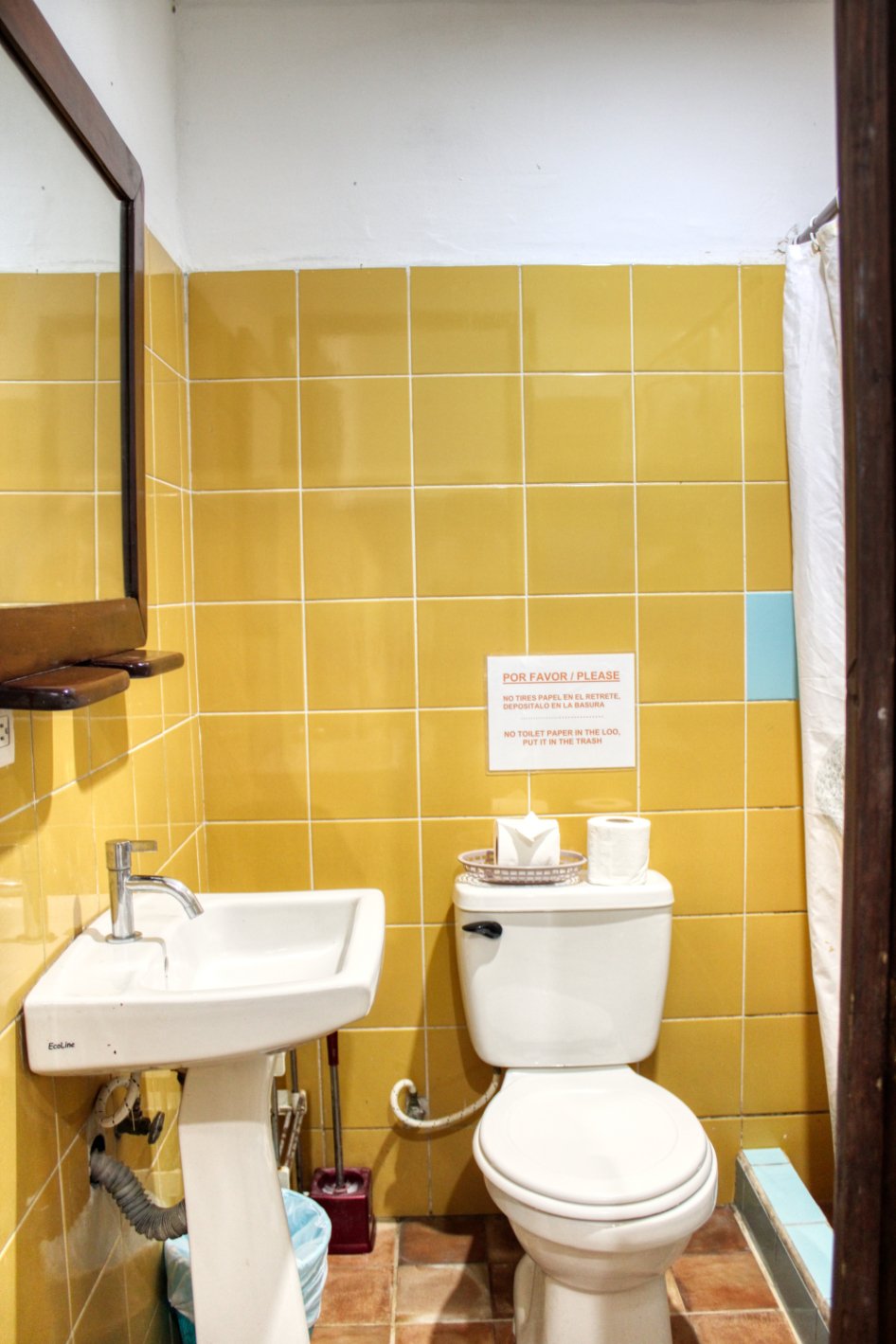 Massive beachfront hostel for sale! - Image 10