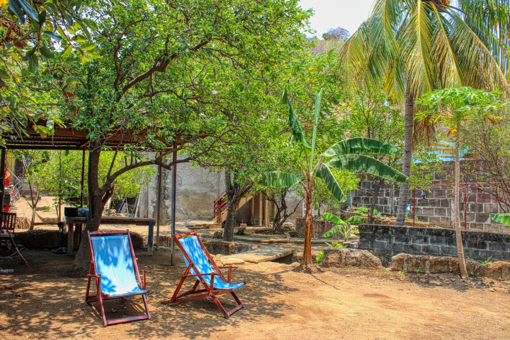 Massive beachfront hostel for sale! - Image 18