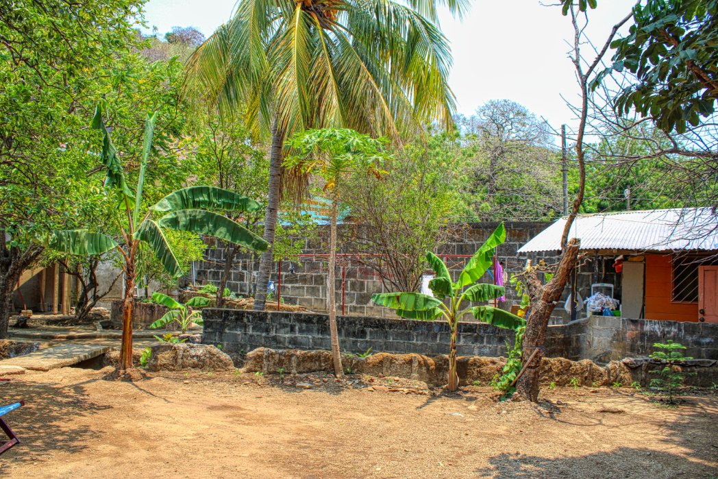 Massive beachfront hostel for sale! - Image 19