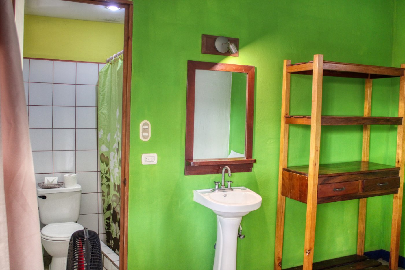 Massive beachfront hostel for sale! - Image 21