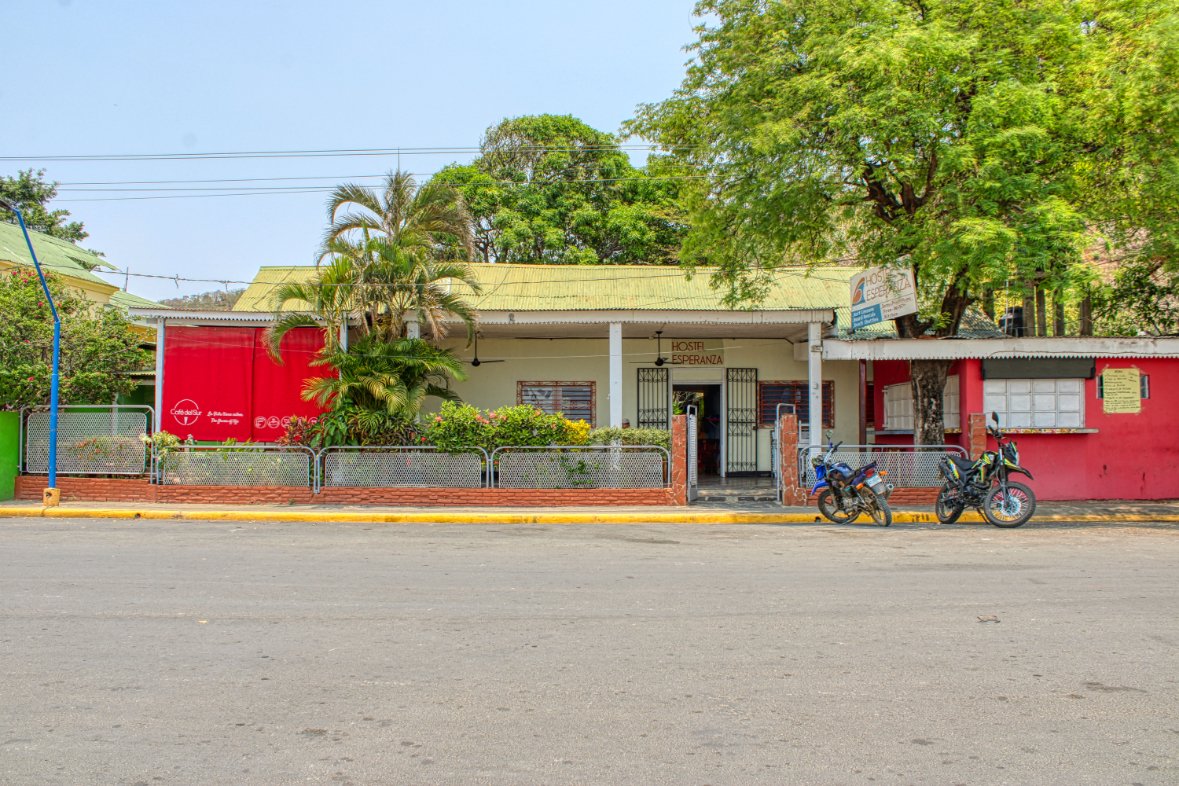 Massive beachfront hostel for sale! - Image 24