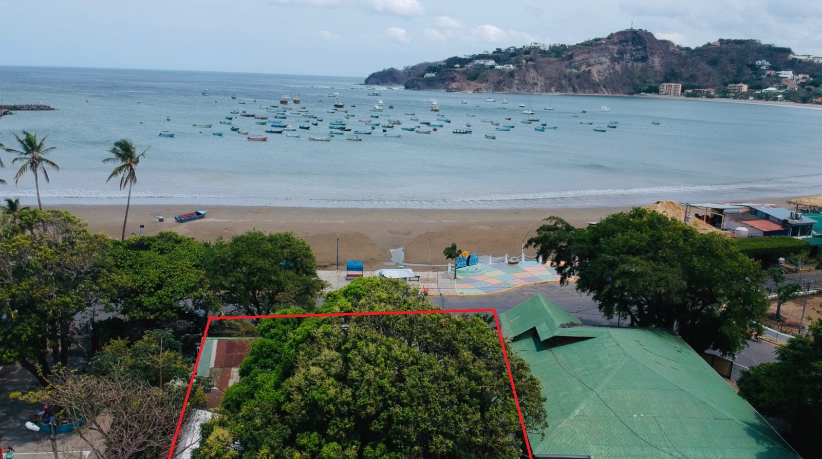 Massive beachfront hostel for sale! - Image 25