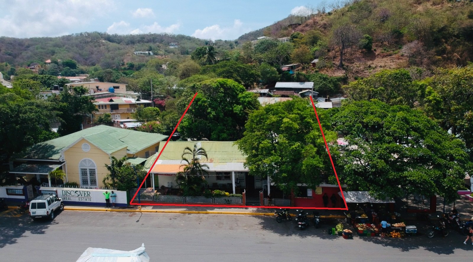 Massive beachfront hostel for sale! - Image 26