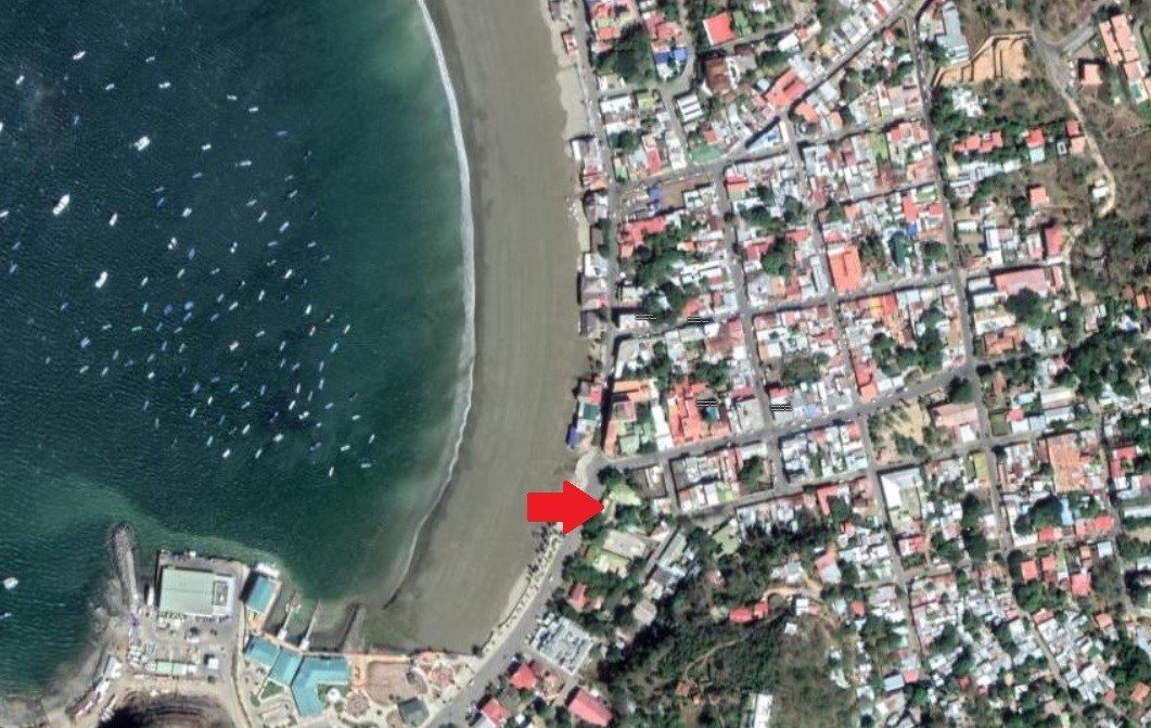 Massive beachfront hostel for sale! - Image 28
