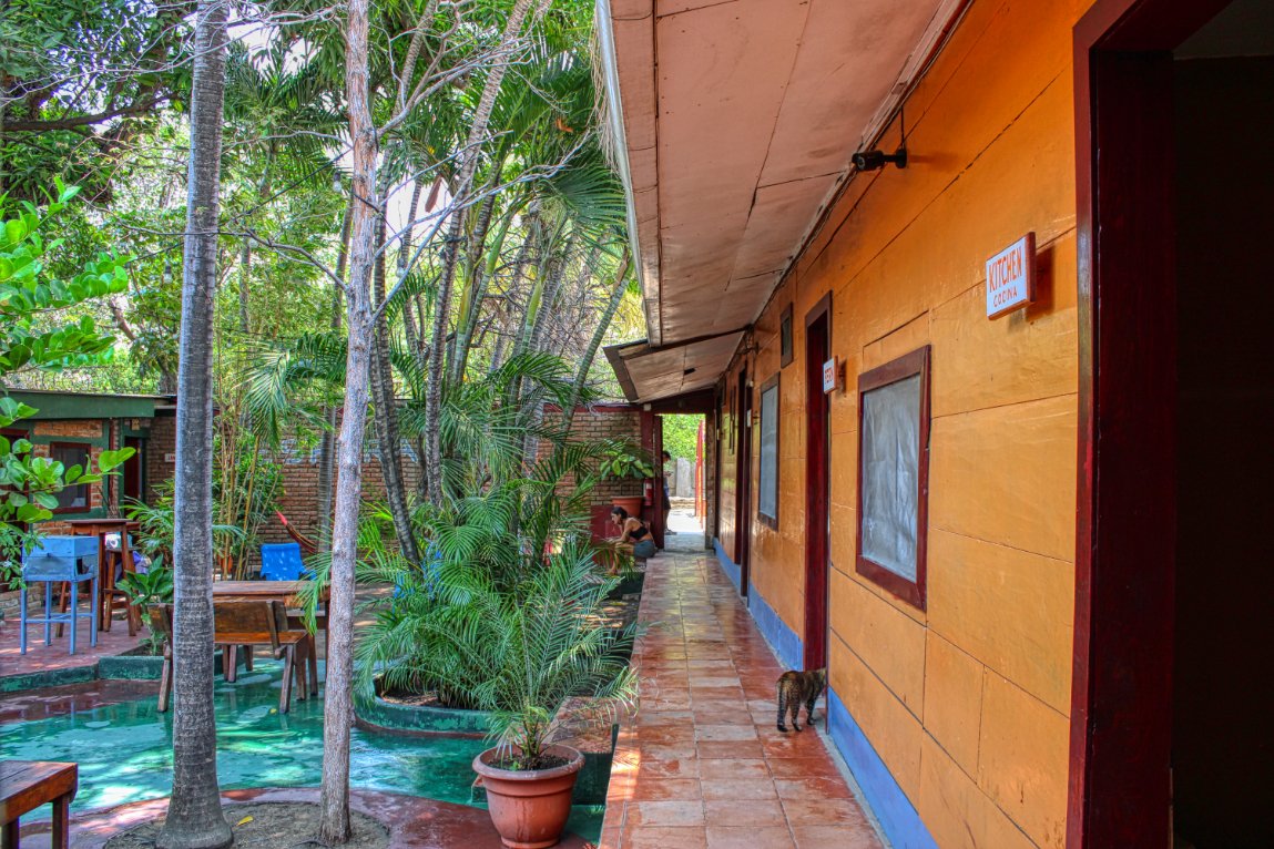 Massive beachfront hostel for sale! - Image 7