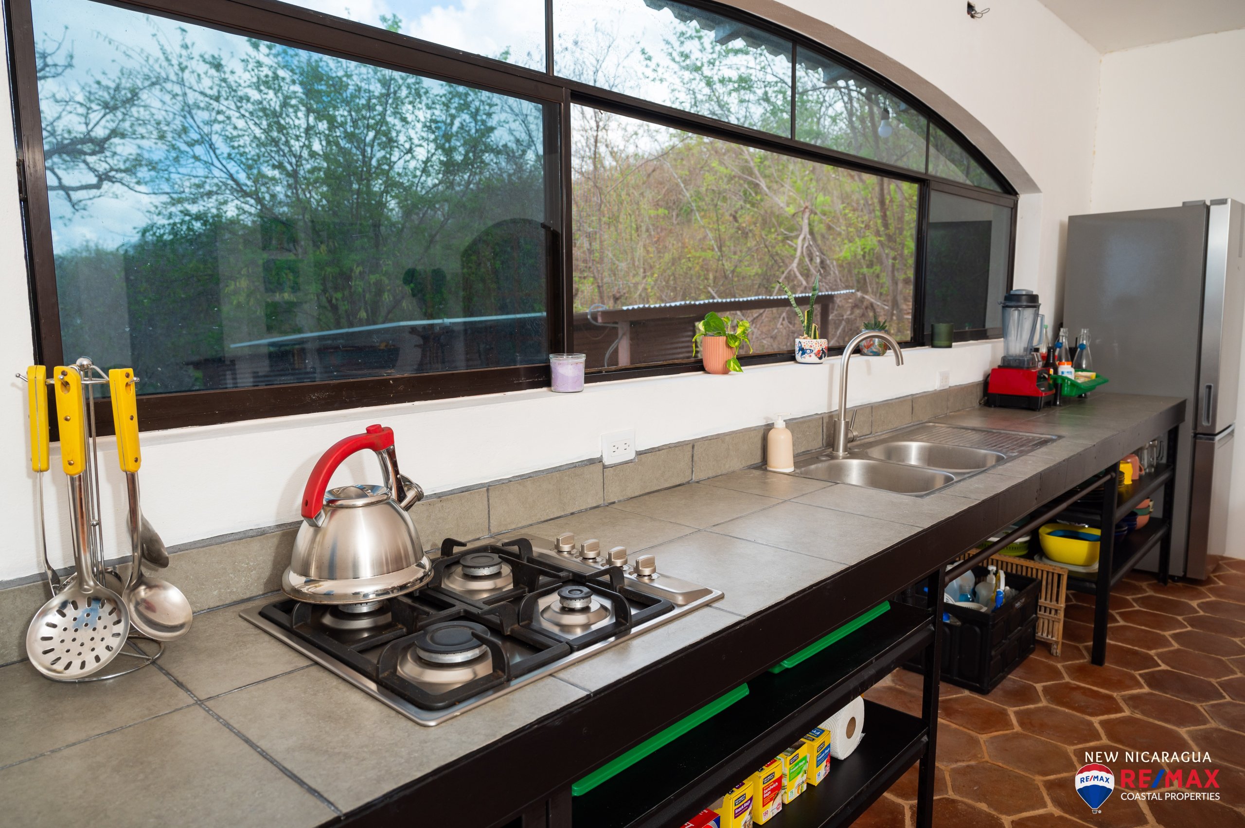 Casa La Fortaleza in el Carrizal: Four Story Multi-Unit for Sale near San Juan del Sur with Valley Views - Image 11