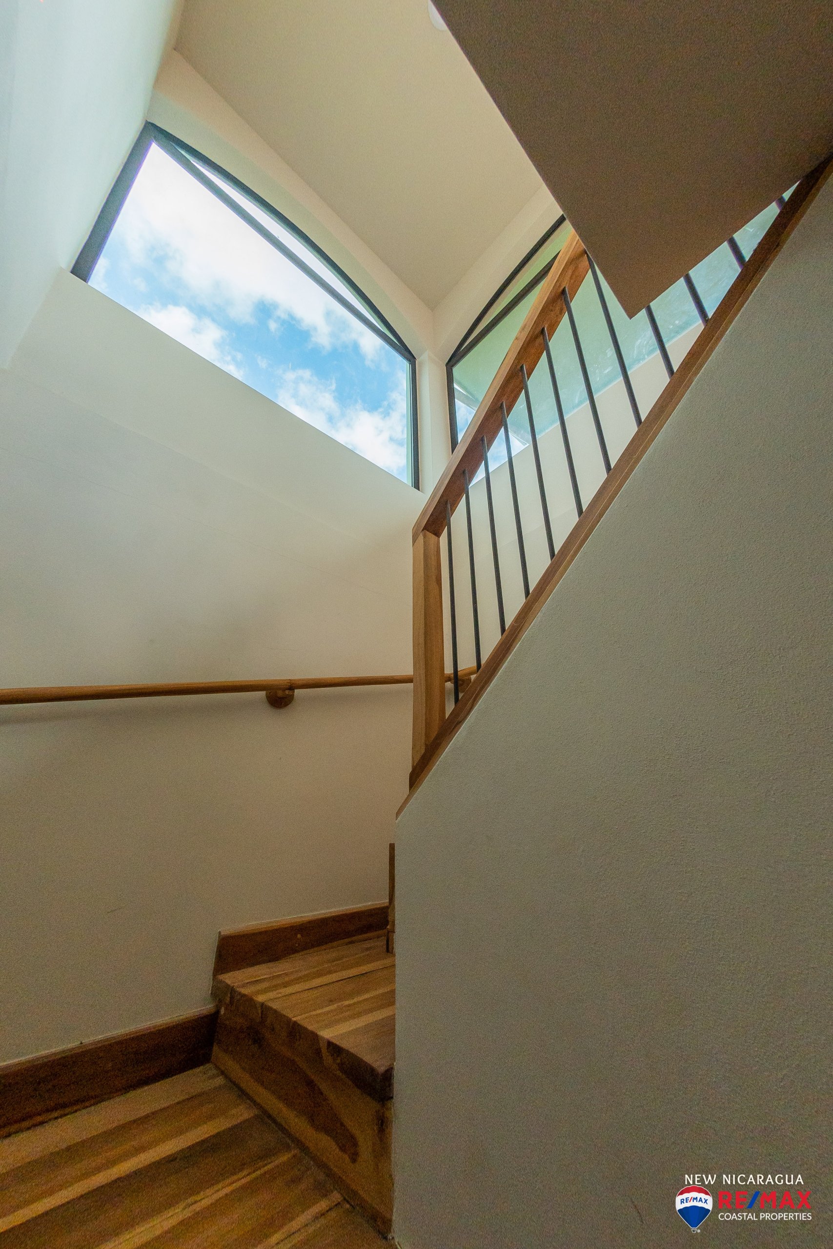 Casa La Fortaleza in el Carrizal: Four Story Multi-Unit for Sale near San Juan del Sur with Valley Views - Image 25