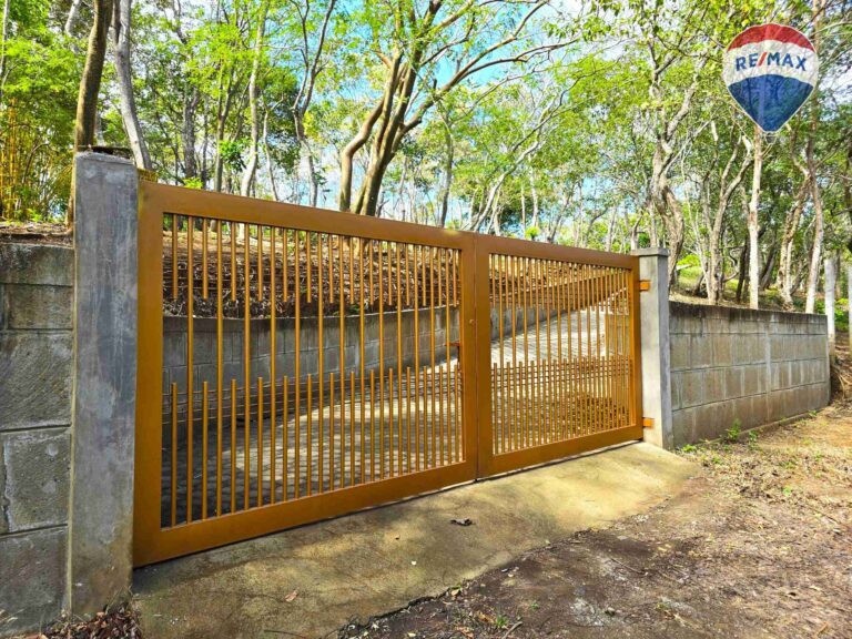 Price Drop Alert! Your Serene Escape Near Volcán Mombacho for Just $70,000