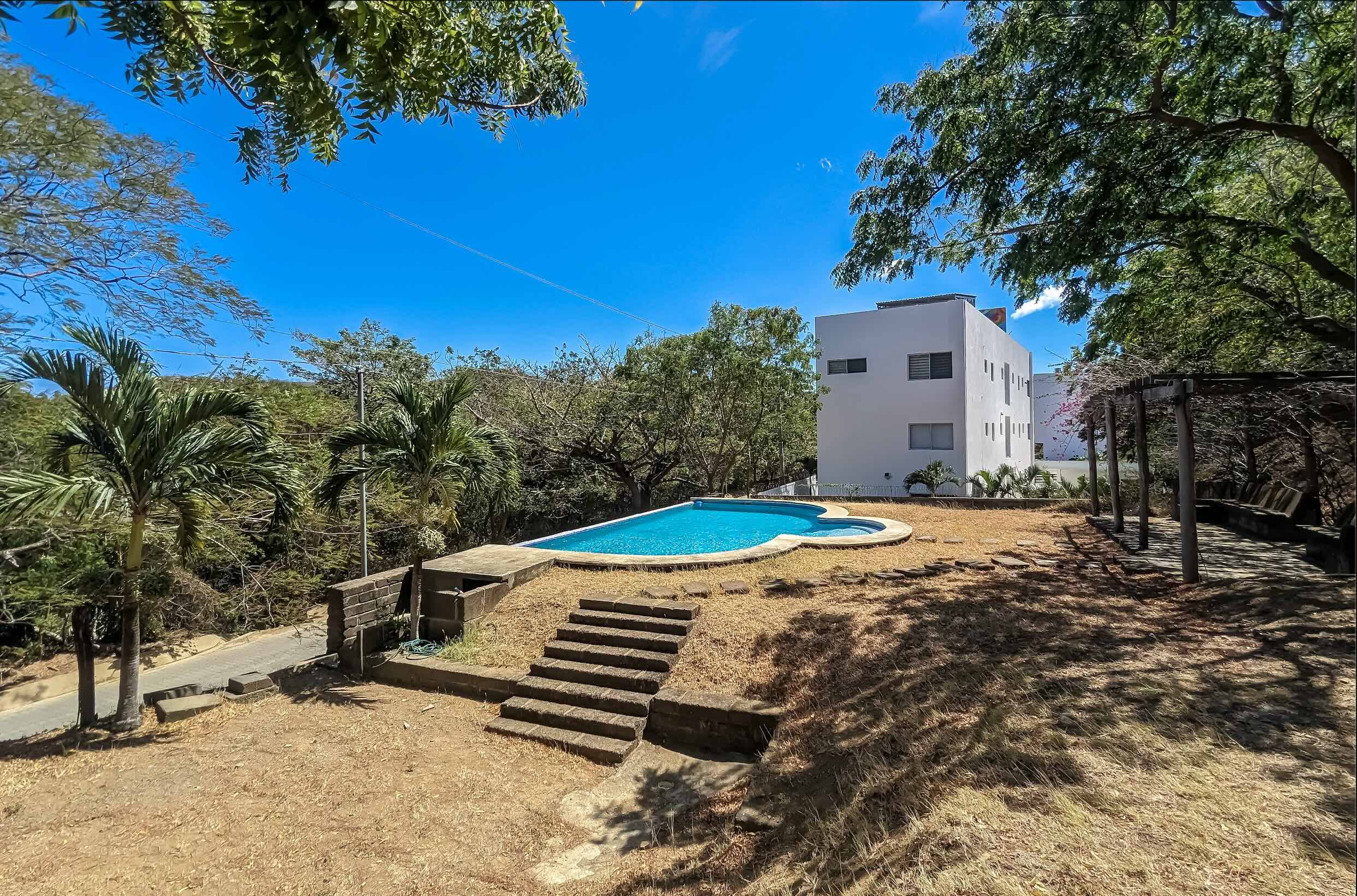 Roomy One Bedroom Residence Ready For Your Personal Touch! - Image 3