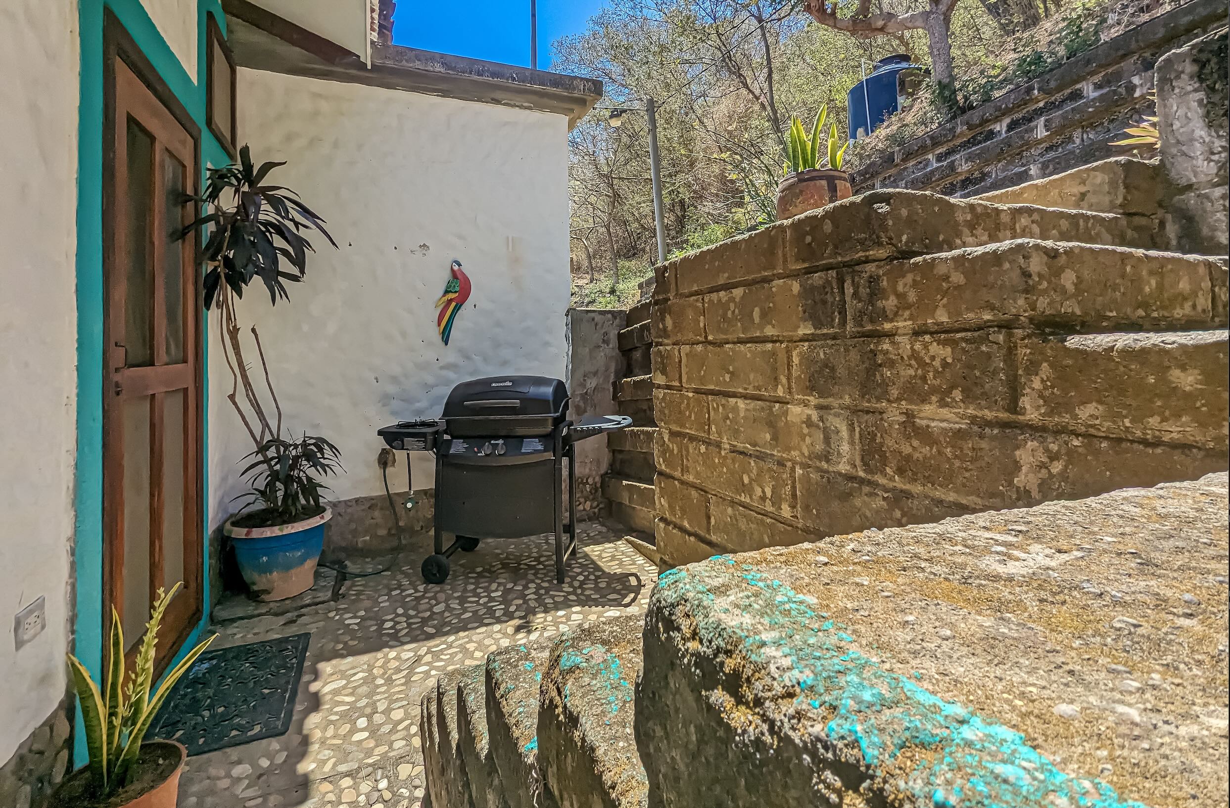 Roomy One Bedroom Residence Ready For Your Personal Touch! - Image 6