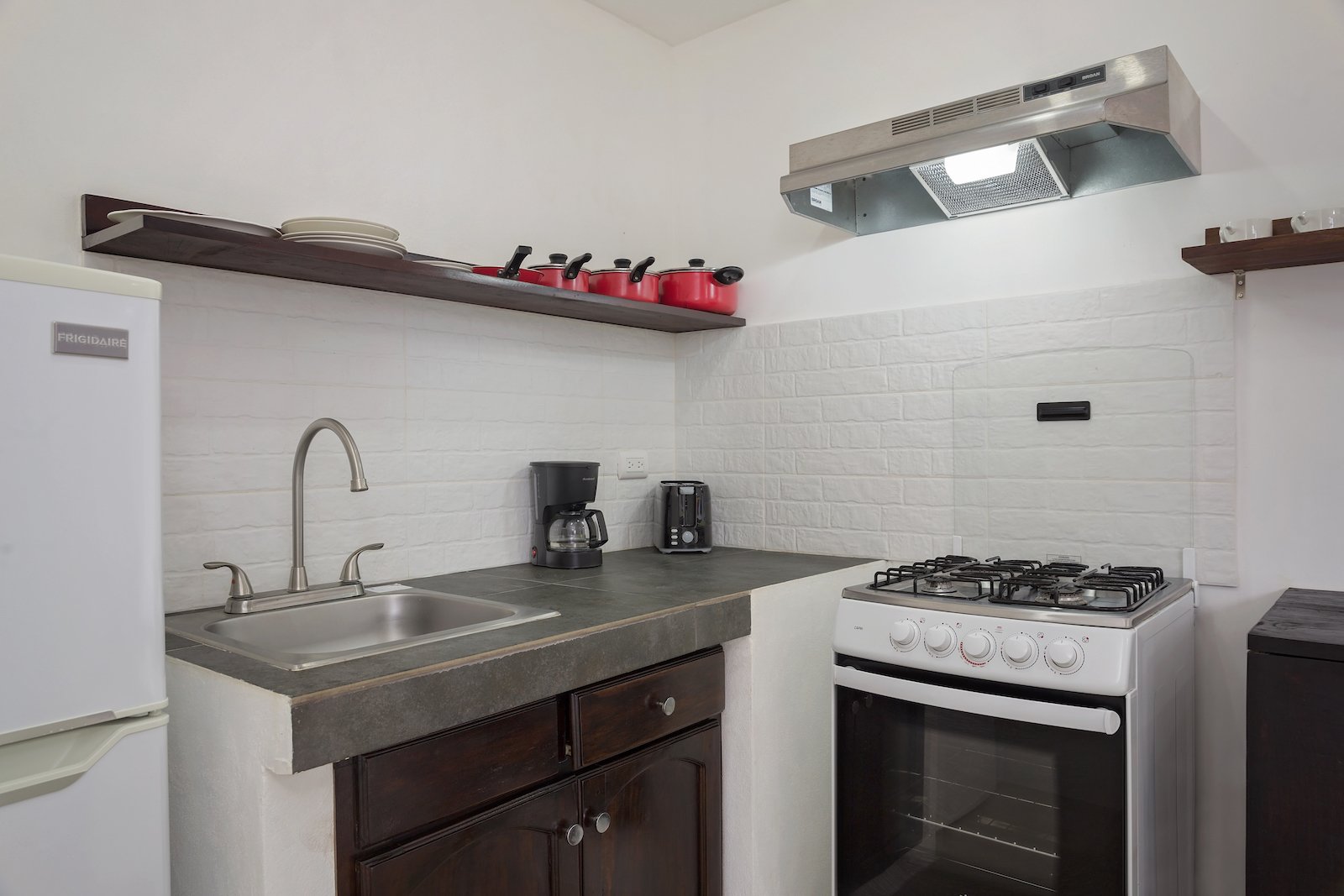 Multiunit Apartment Building in Town in San Juan Del Sur, Nicaragua - Image 12