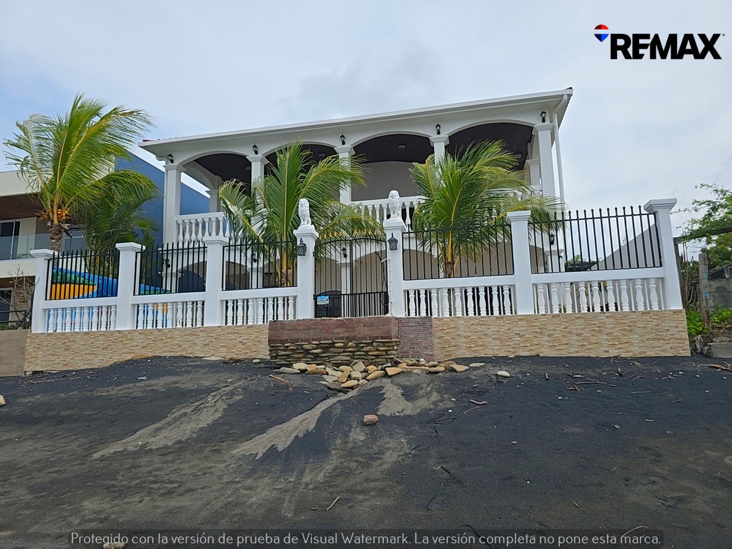 🌴 Oceanfront Home in Playa Miramar, Nicaragua - Image 2