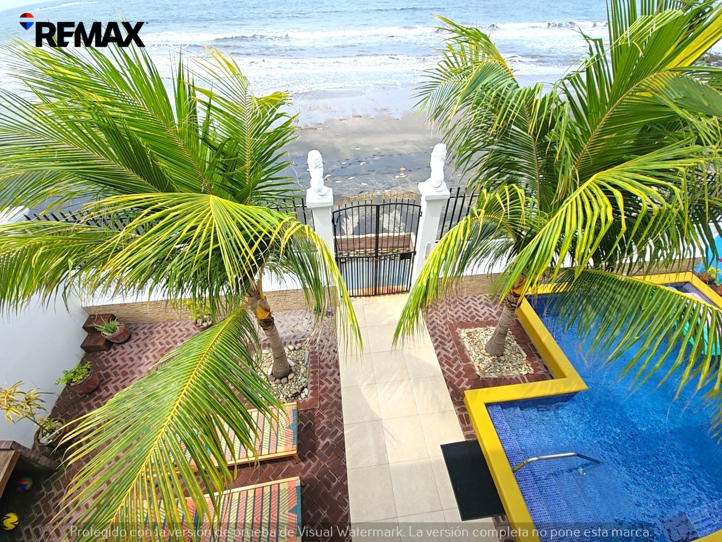 🌴 Oceanfront Home in Playa Miramar, Nicaragua - Image 3