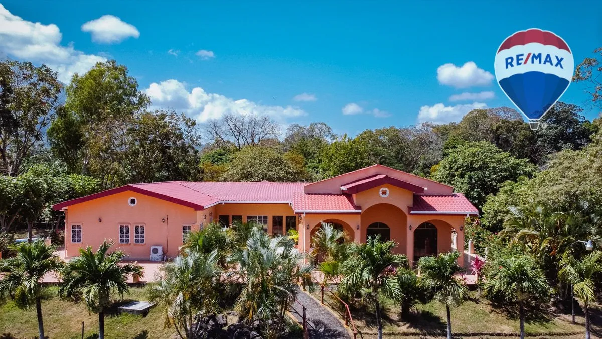 Expansive Compound on Ometepe Island - Image 3
