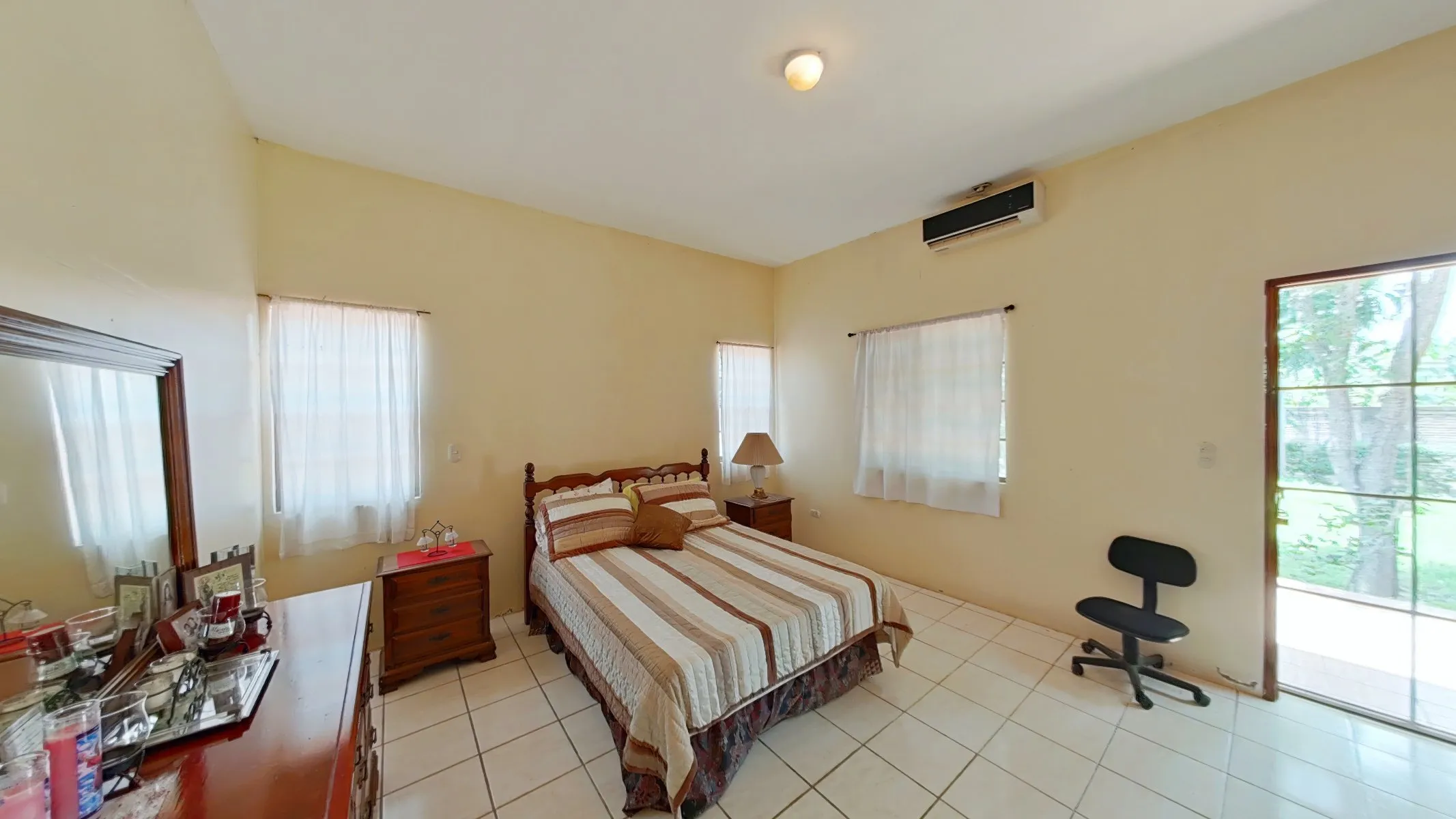 Expansive Compound on Ometepe Island - Image 18