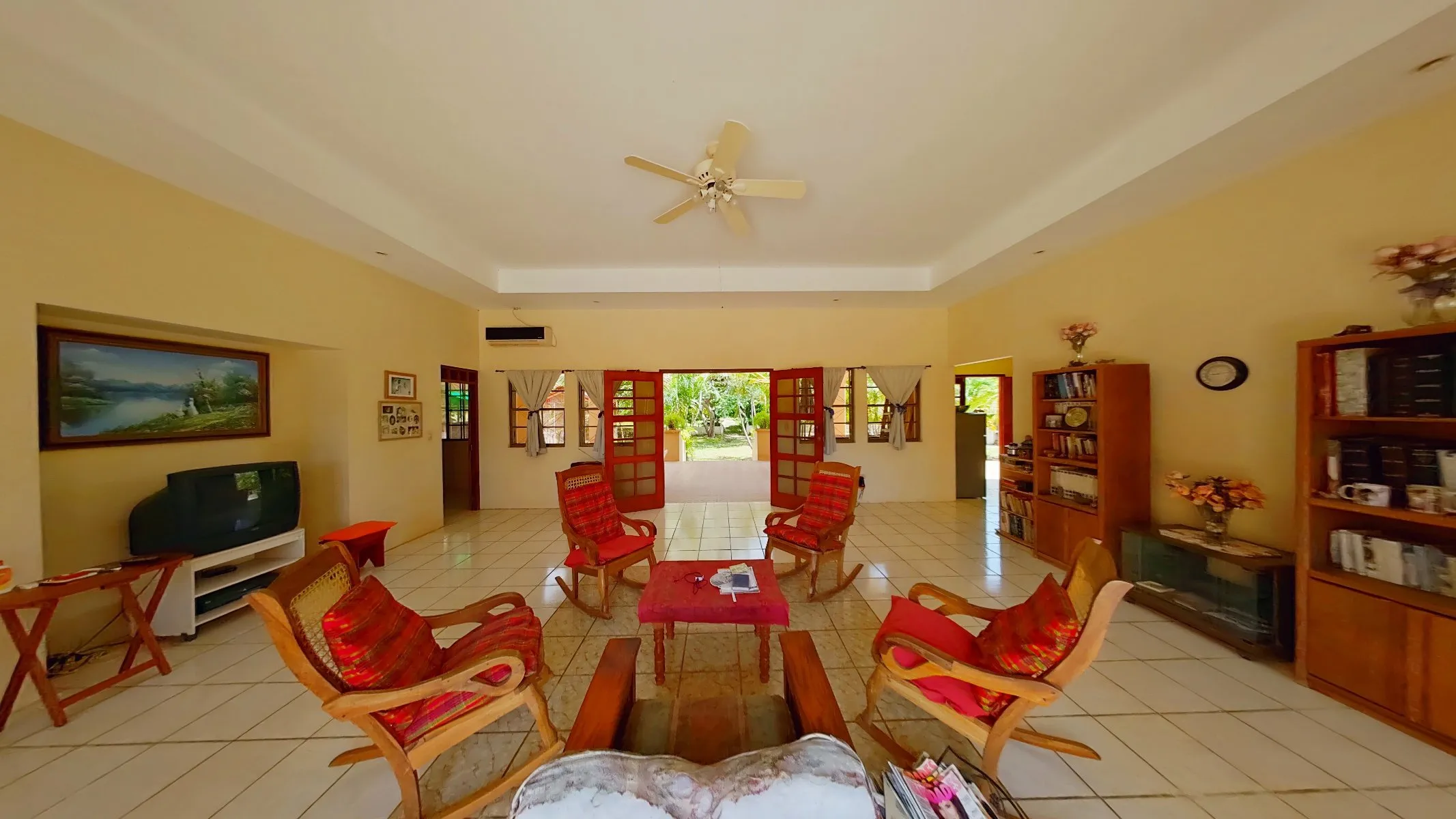 Expansive Compound on Ometepe Island - Image 9