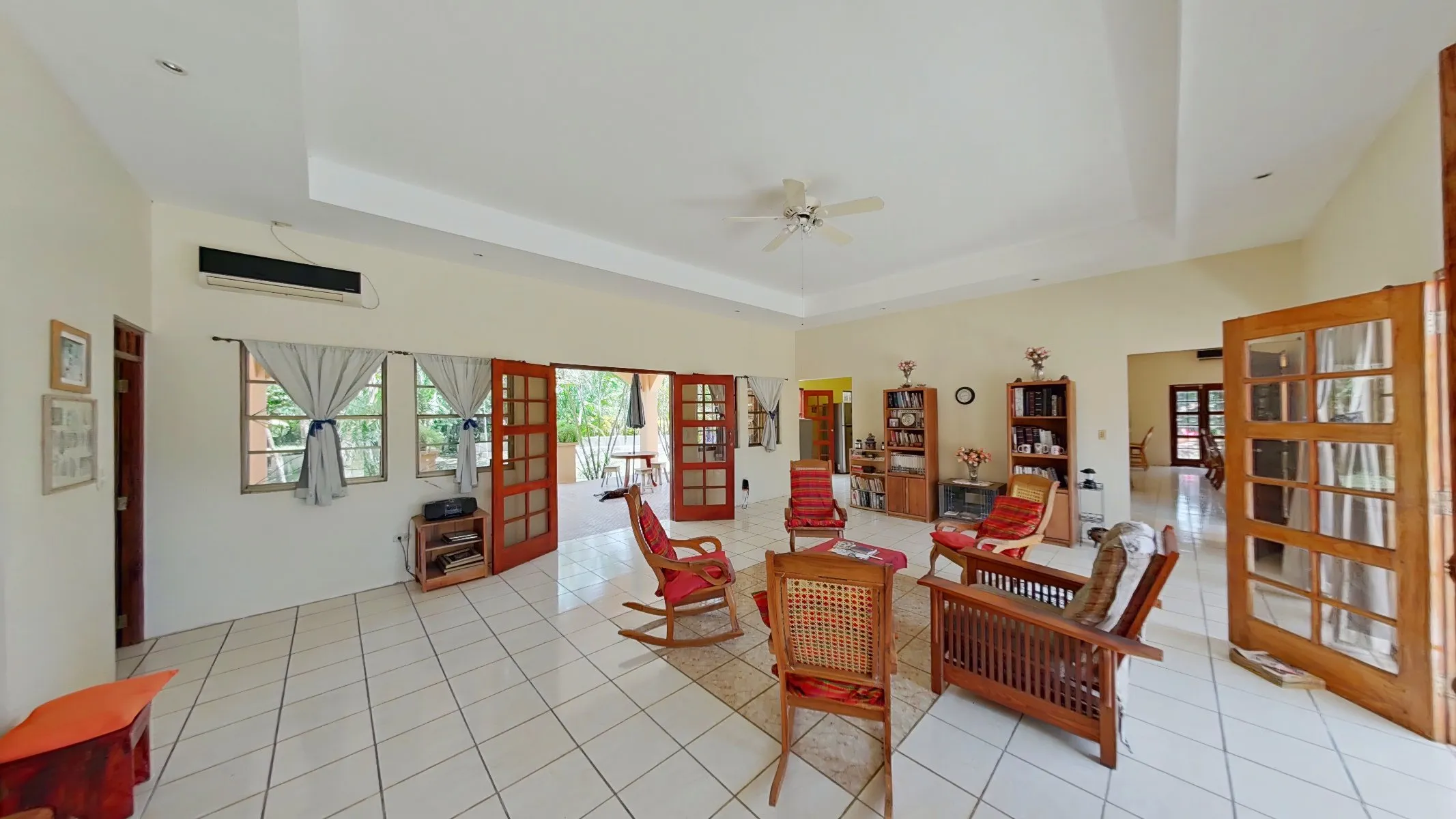Expansive Compound on Ometepe Island - Image 10