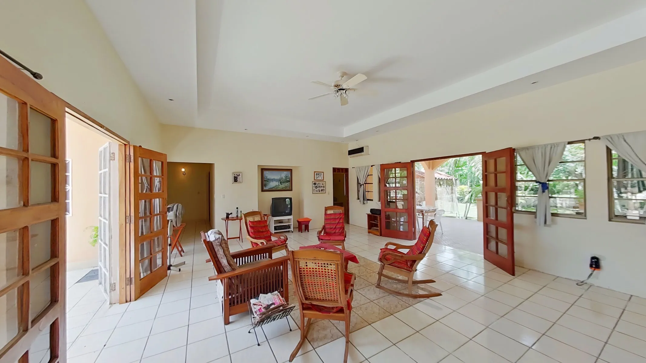 Expansive Compound on Ometepe Island - Image 7