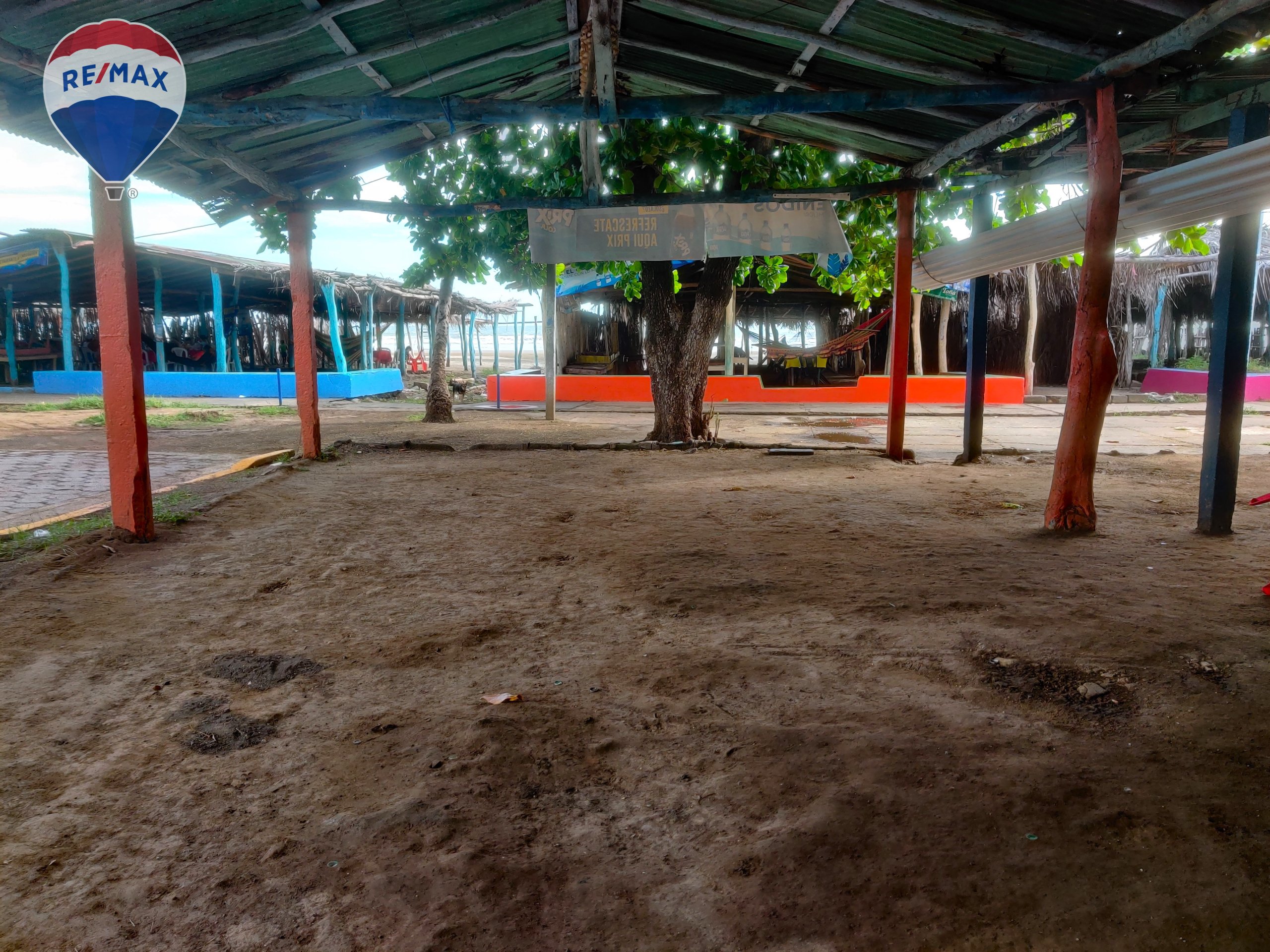 Stunning Beachfront Commercial Property - Image 7