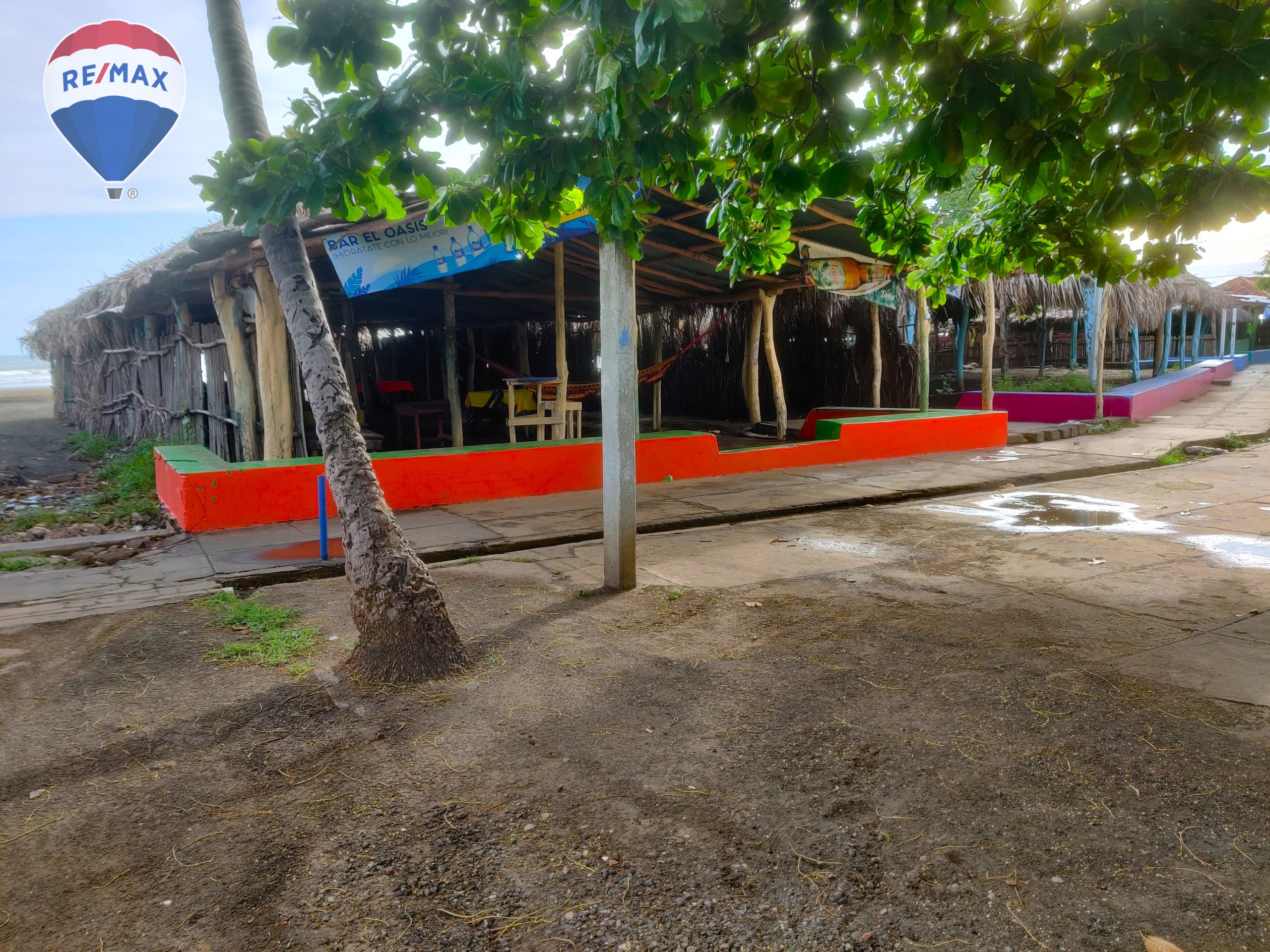 Stunning Beachfront Commercial Property - Image 6