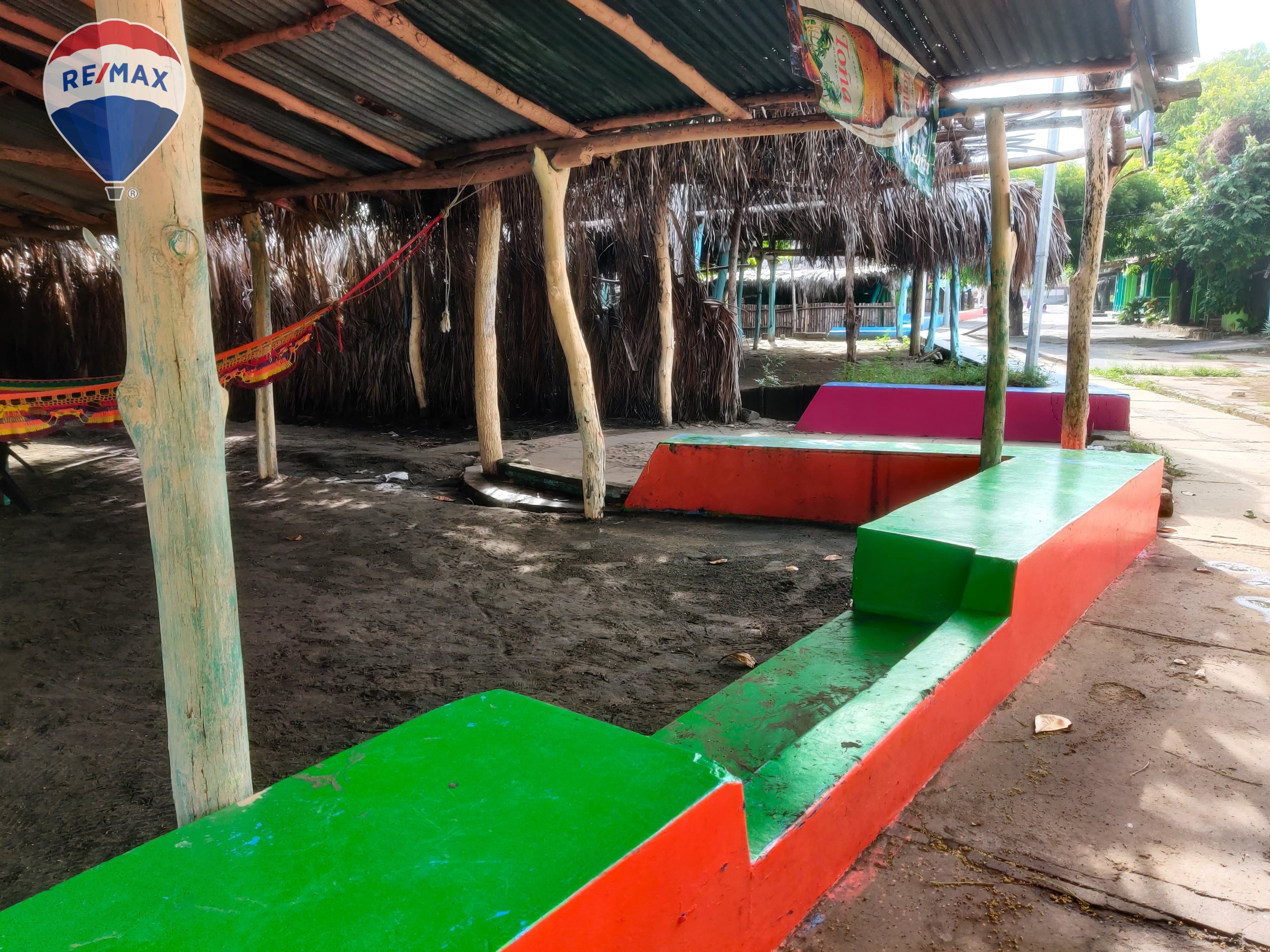 Stunning Beachfront Commercial Property - Image 5