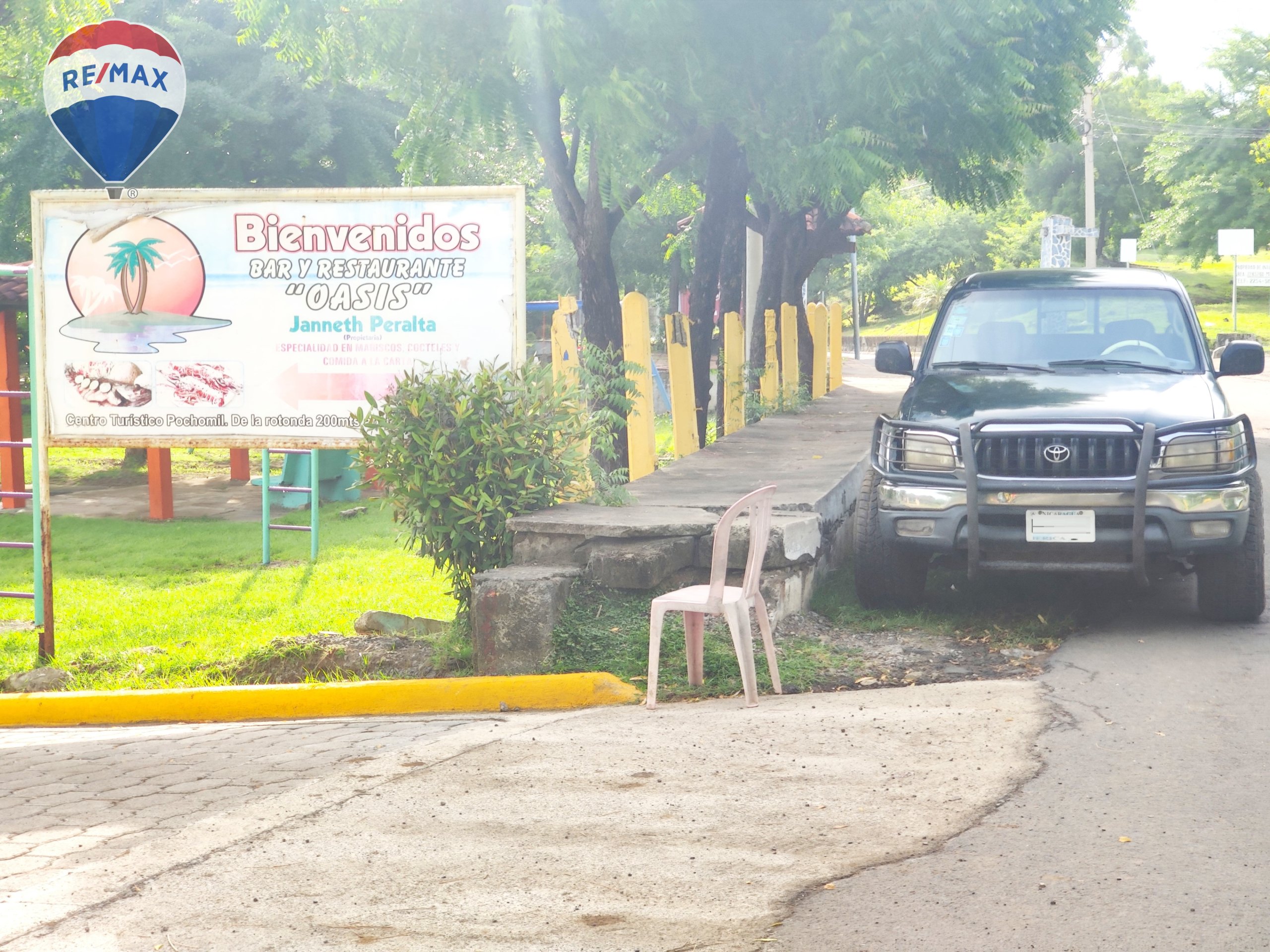 Stunning Beachfront Commercial Property - Image 14