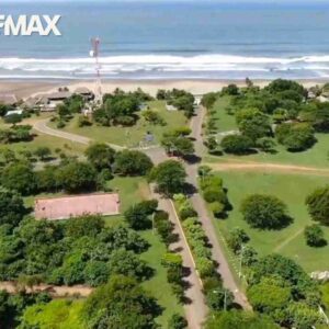 🌴Beachfront Bar & Restaurant + Titled Lot🌴