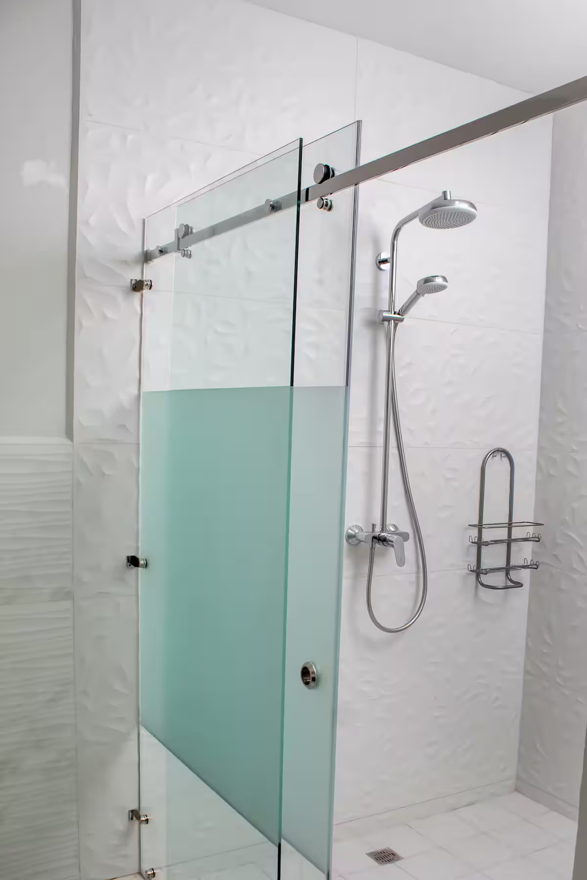 Center Bay 2BD upscale condo with 180 degree water views - Image 12