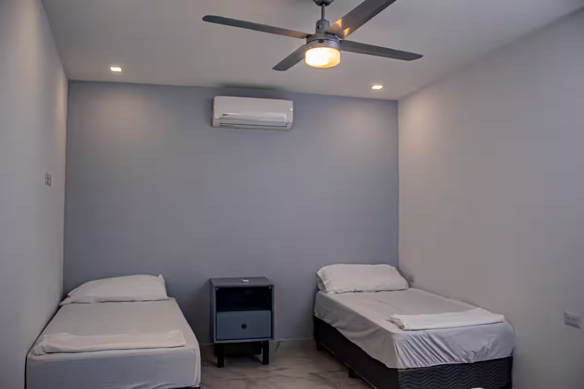 Center Bay 2BD upscale condo with 180 degree water views - Image 13