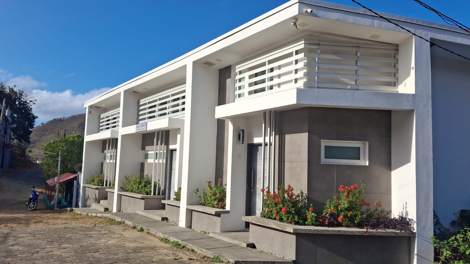 Center Bay Entertainer's Condo - only 3 blocks to Playa San Juan del Sur! - Image 6